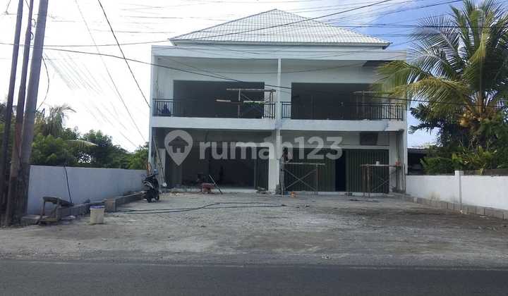 Disewakan Ruko baru 2 Lantai lokasi strategis di Uluwatu Disewakan Ruko baru 2 Lantai lokasi strategis di Uluwatu