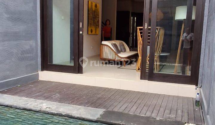 Dijual villa cantik dekat sekolah SLK Kerobokan, Bali 1