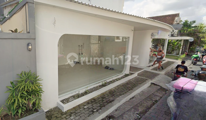 For Rent: 1-Story Shophouse in Prime Busy Tourist Area of Berawa, Canggu