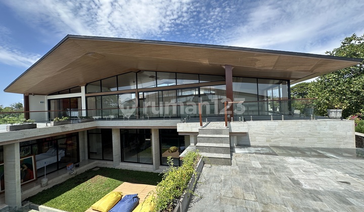 Freehold Luxury Villa 4 Bedrooms Located In Sanur