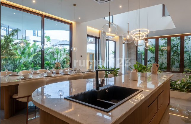 For Sale Luxurious Furnished Villa Near the Beach in Legian Kuta Bali