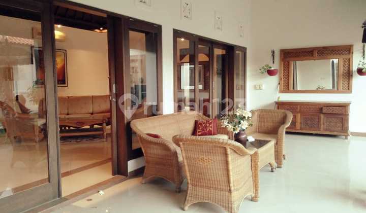 For rent beautiful house villa design at Perumahan EliteJimbaran
