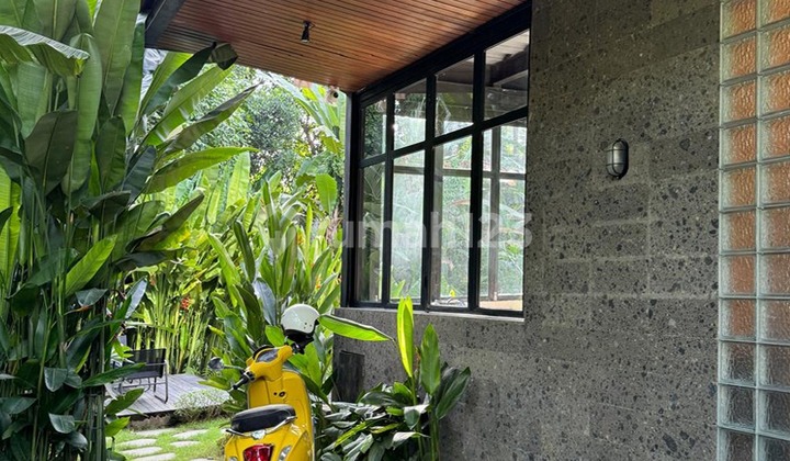 For Sale - Modern Industrial 3-Bedroom Villa with Freehold Title (SHM) and Jungle View in Ubud