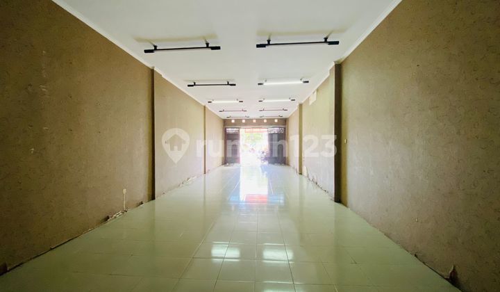 For Rent 3-story shophouse in Imam Bonjol, South Denpasar. For Rent 3-story shophouse in Imam Bonjol, South Denpasar.