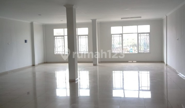 Rent a 3-Story Shop House Ready to Occupy on Gatot Subroto, Denpasar 1