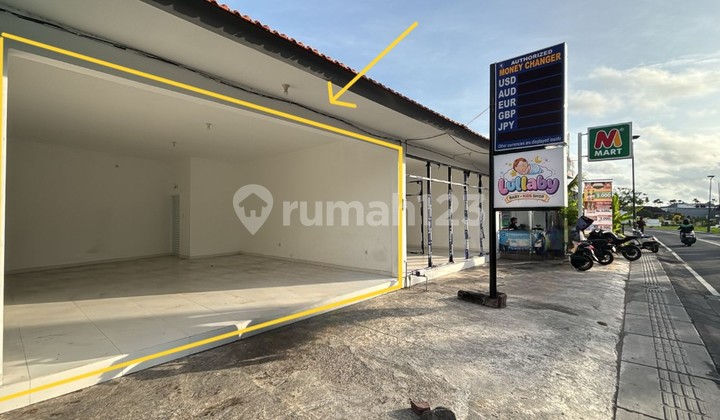 For Rent 1-Story Shop House Prime Location Near Batu Bolong Beach Canggu For Rent 1-Story Shop House Prime Location Near Batu Bolong Beach Canggu