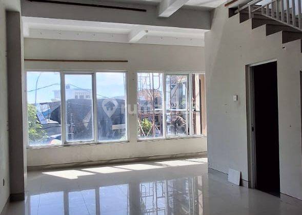 Disewakan Ruko 3 Lantai Lokasi Strategis Di Dewi Sri 1