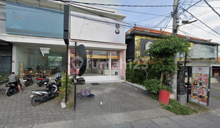 For Rent: 2-Story Shop House in a Busy Area of Canggu Tibubeneng