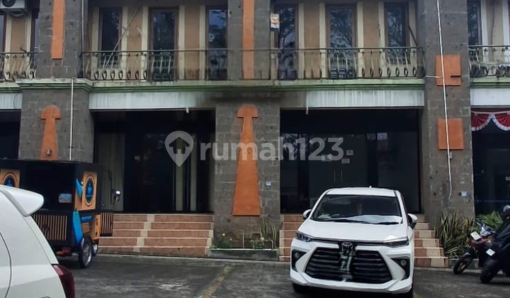 For Rent: Adjacent SHOPHOUSE suitable for OFFICE, 3 floors in Renon 2