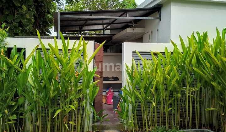 DISewakan Rumah 2 Lantai FullFurnished  Di Sunset Road 2