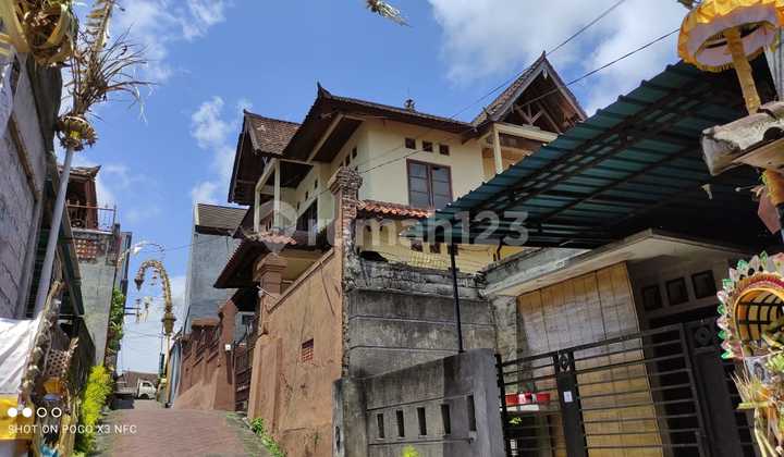 For Sale Luxury 4 Bedroom House, in Padonan South Kuta 2