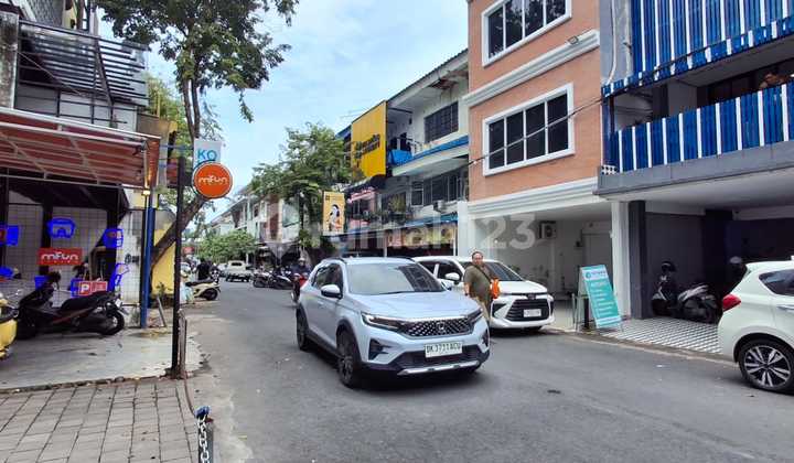 For Sale 3-Story Blue Tile Shop House, Denpasar 2