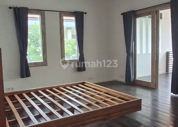 Disewaka Jangka Panjang Villa 5 Bedroom, Patitenget 2