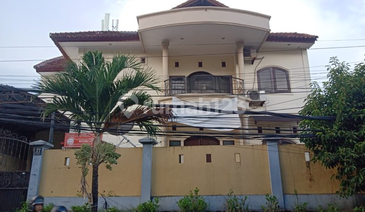 For Sale 2-Storey House SHM Access to Mall Living World Denpasar Bali