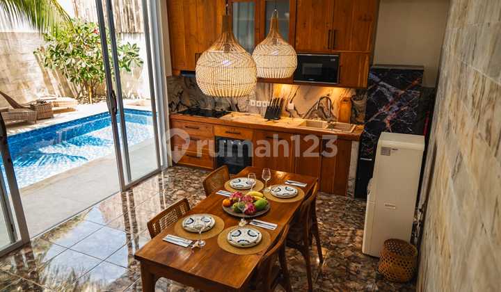 Villa For Leasehold (28 Years) 4 Bedrooms in Sanur