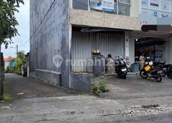 For Rent 3-story shop house in the center of Denpasar city 2