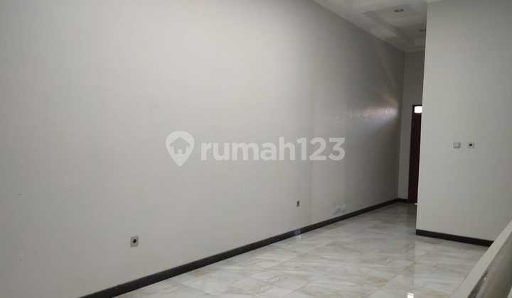 Nice House for Sale in Babakan Ciparay 2