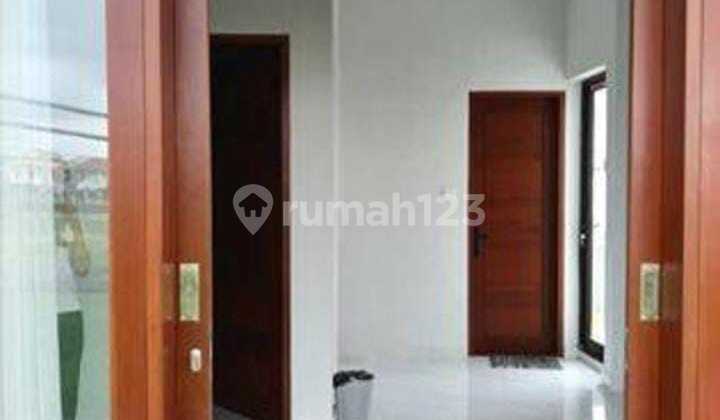 Rumah Dua Lantai Di Sedap Malam Tidak Jauh Ke Pantai Sanur