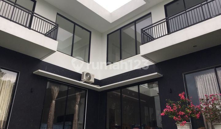 House For Sale in Greenlot Residence with One Gate System