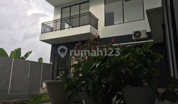 House For Sale in Greenlot Residence with One Gate System