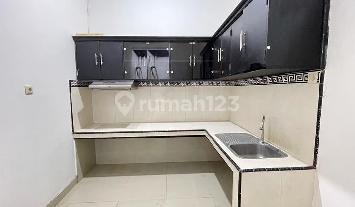 Rumah 2 Lantai Dekat Area Perkantoran dan Universitas di Denpasar 2