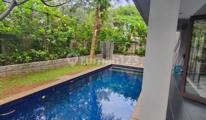 Dijual Rumah Siap Huni, Ada Kolam Renang Green Cove, Bsd 2