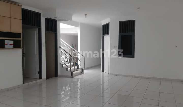 For Rent Ready-to-Occupy House in Tanjung Duren, West Jakarta