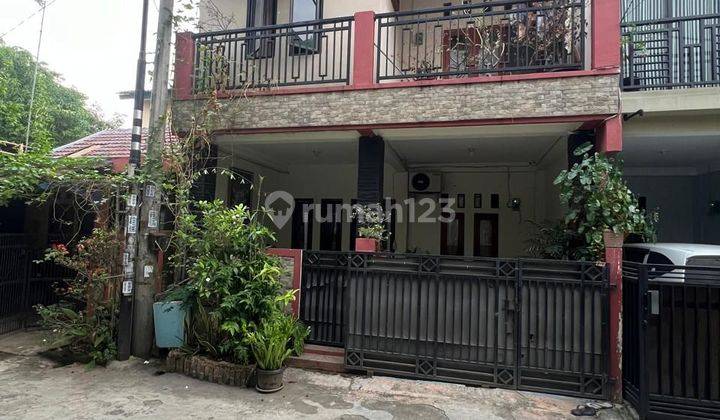 Rumah di Perumahan Graha Indah 2, Pamulang, Tangerang Selatan 2