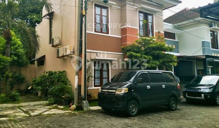 Rumah 2Lt Dalam Perumahan dengan Onegate System Selatan Uin Jogja