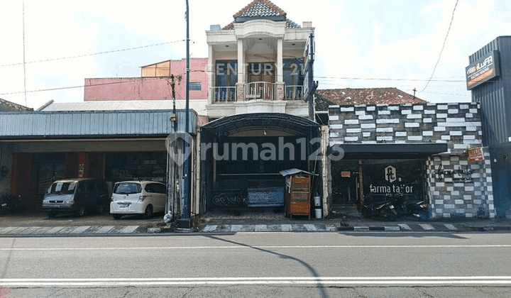 2-Story Shop House by the Main Road, Only 200 M to Superindo Pakualaman 2-Story Shop House by the Main Road, Only 200 M to Superindo Pakualaman