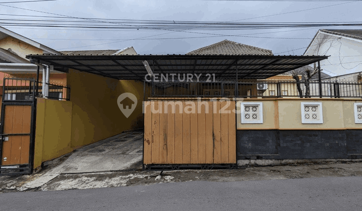 Semi-Furnished House Only 1 km to Jl Kaliurang Km 12 for Living Semi-Furnished House Only 1 km to Jl Kaliurang Km 12 for Living