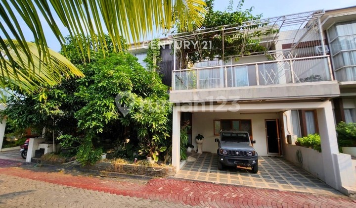 2-Storey Luxury House in Palagan with One Gate System