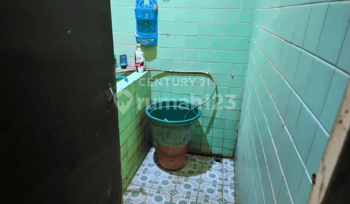 House Near the Palace Fortress Only 600 M to Ngasem Market 2