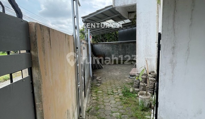 2-Story House 150 M2 Area in Maguwoharjo Suitable for Residence 2