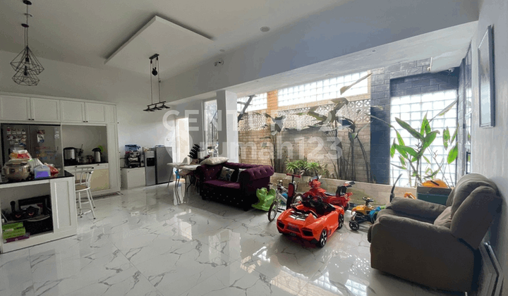 Dijual Rumah Dengan Rooftop Dan Private Pool Jalan Palagan 2