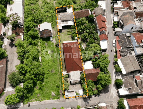 Rumah Dengan LT 960 M2 Ada Kebun Dan Kolam Ikan Di Jombor Sleman