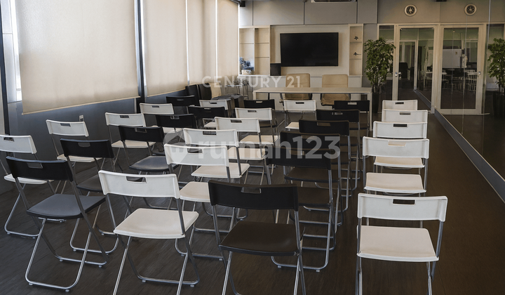 4-Storey Commercial Building Suitable for Business and Office in Ngampilan