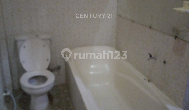 Kost Dg KT 7 and 6 KM in Minomartani, Suitable for Business or Investment