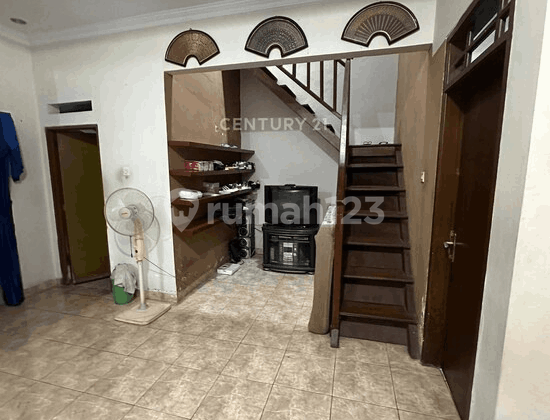 Rumah 2 Lantai dengan Halaman Belakang di Mergangsan Rumah 2 Lantai dengan Halaman Belakang di Mergangsan
