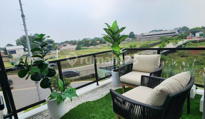 Rumah Mewah 3 Lantai untuk Pasangan Muda Rumah Mewah 3 Lantai untuk Pasangan Muda