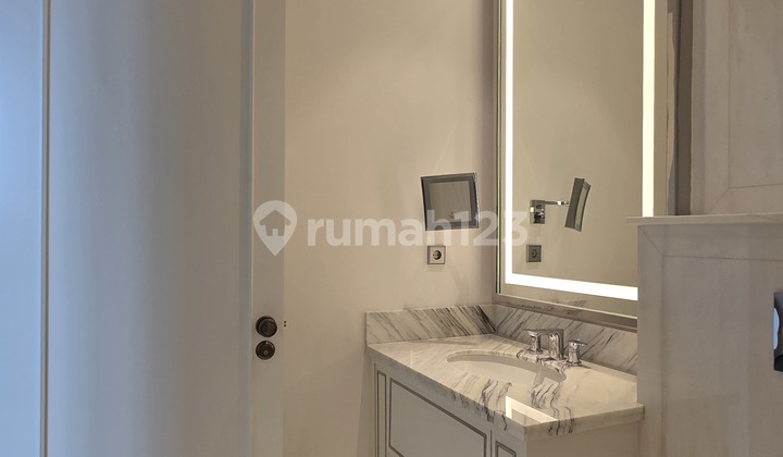 St. Regist Residence Jakarta 3 Br Private Lift Semi Furnished 2