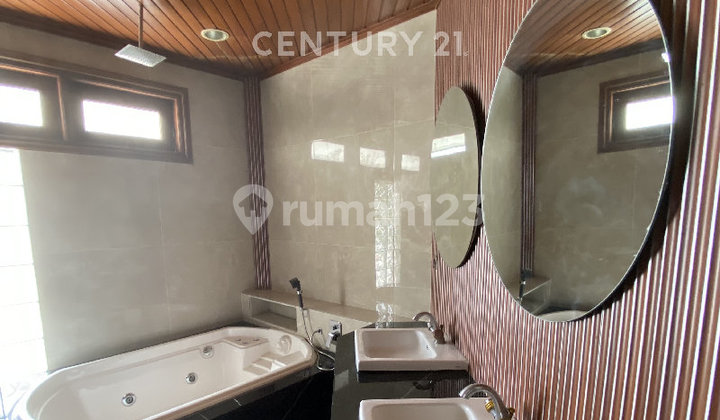 Luxury House Di Lokasi Yang Tenang Dan Strategis Di Kemang  2