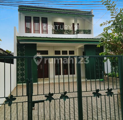 New Fresh 2-Story Hook House in Jagakarsa, South Jakarta