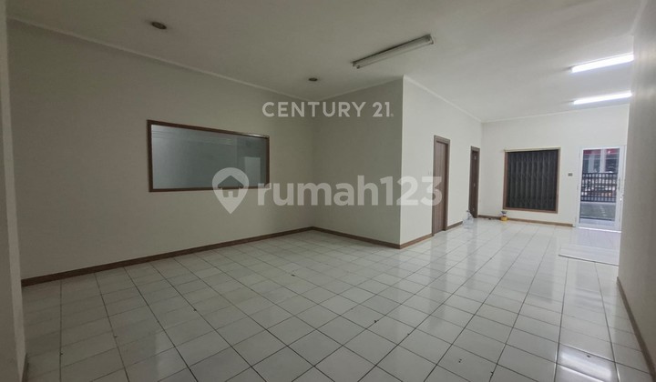 For Rent 2-Story Shophouse Suitable for Office in Tendean Mampang 2