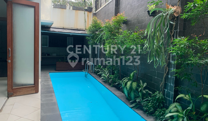 Near SCBD With Swimming Pool House for Rent in Kebayoran Baru