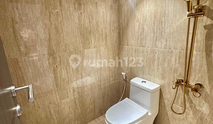 For Sale Spacious Luxury House in Mampang, Pancoran Mas Depok 2