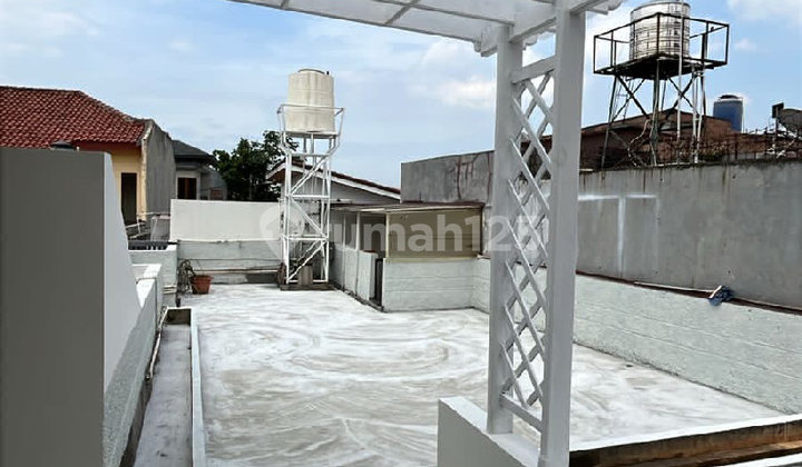 House with Pool Suitable for Residence/Office Lebak Bulus South Jakarta 2