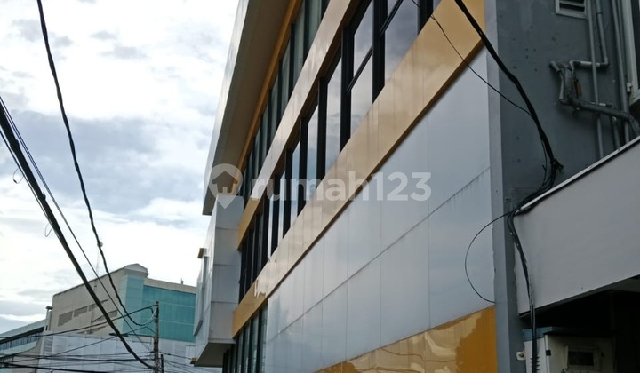 Dijual / Disewa.gedung 4.Lantai.di.jakarta Timur