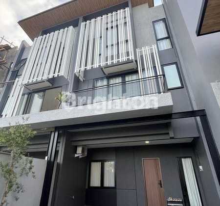 Dijual Rumah Modern Minimalis 3 Lantai + Rooftop Di Jagakarsa Jaksel