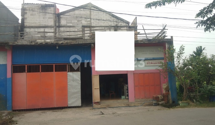 Shop house. Only 50 meters to Cibitung Toll Road. 1